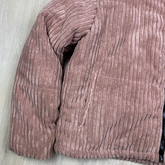 PrettyLittleThing Peach Pink Ribbed Corduroy Cropped Full Zip Puffer Coat 10 - Picture 4 of 14